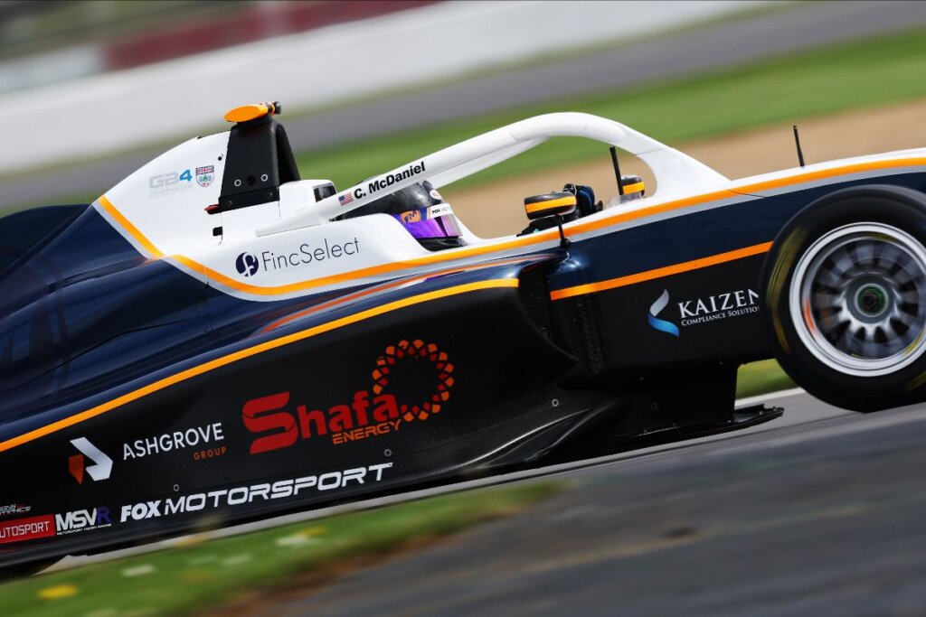 Caitlyn McDaniel, Fox Motorsport, Tatuus MSV GB4-025 , GB4 Championship, Donington Park (credit: JEP)