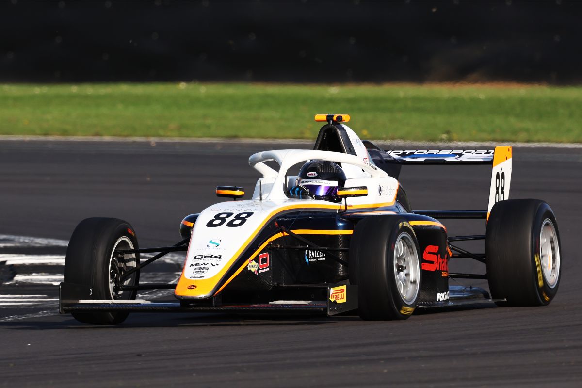 Caitlyn McDaniel, Fox Motorsport, Tatuus MSV GB4-025 , GB4 Championship, Donington Park (credit: JEP)