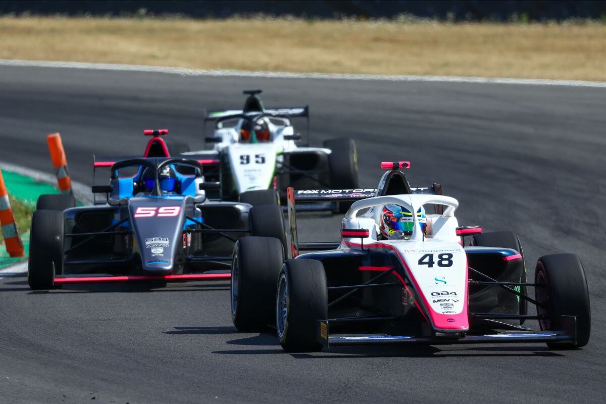 Holly Miall, Fox Motorsport, Tatuus MSV GB4-025 , GB4 Championship, Snetterton (credit: JEP)