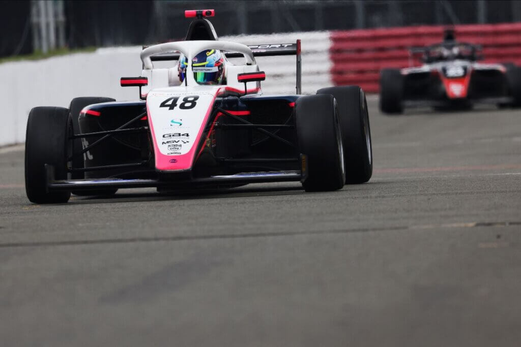 Holly Miall, Fox Motorsport, Tatuus MSV GB4-025 , GB4 Championship, Silverstone (credit: JEP)