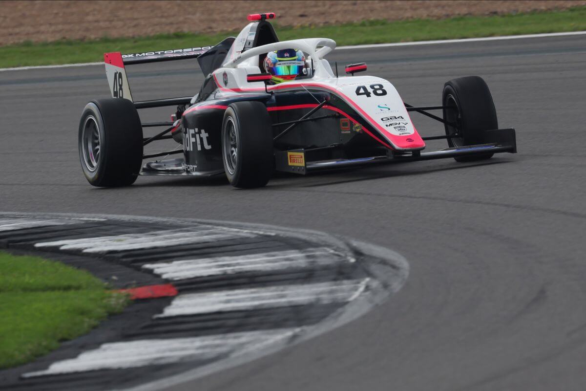 Holly Miall, Fox Motorsport, Tatuus MSV GB4-025 , GB4 Championship, Silverstone (credit: JEP)