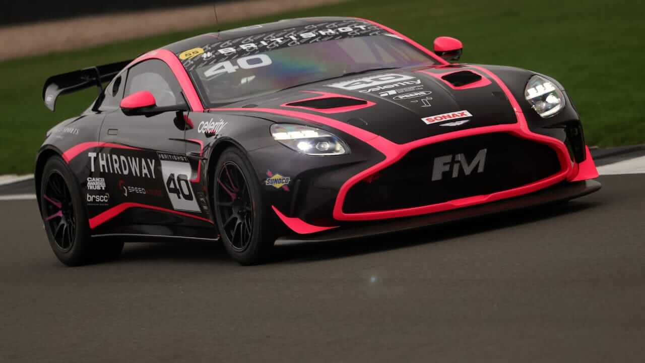 Aston Martin Vantage GT4 - Back of car