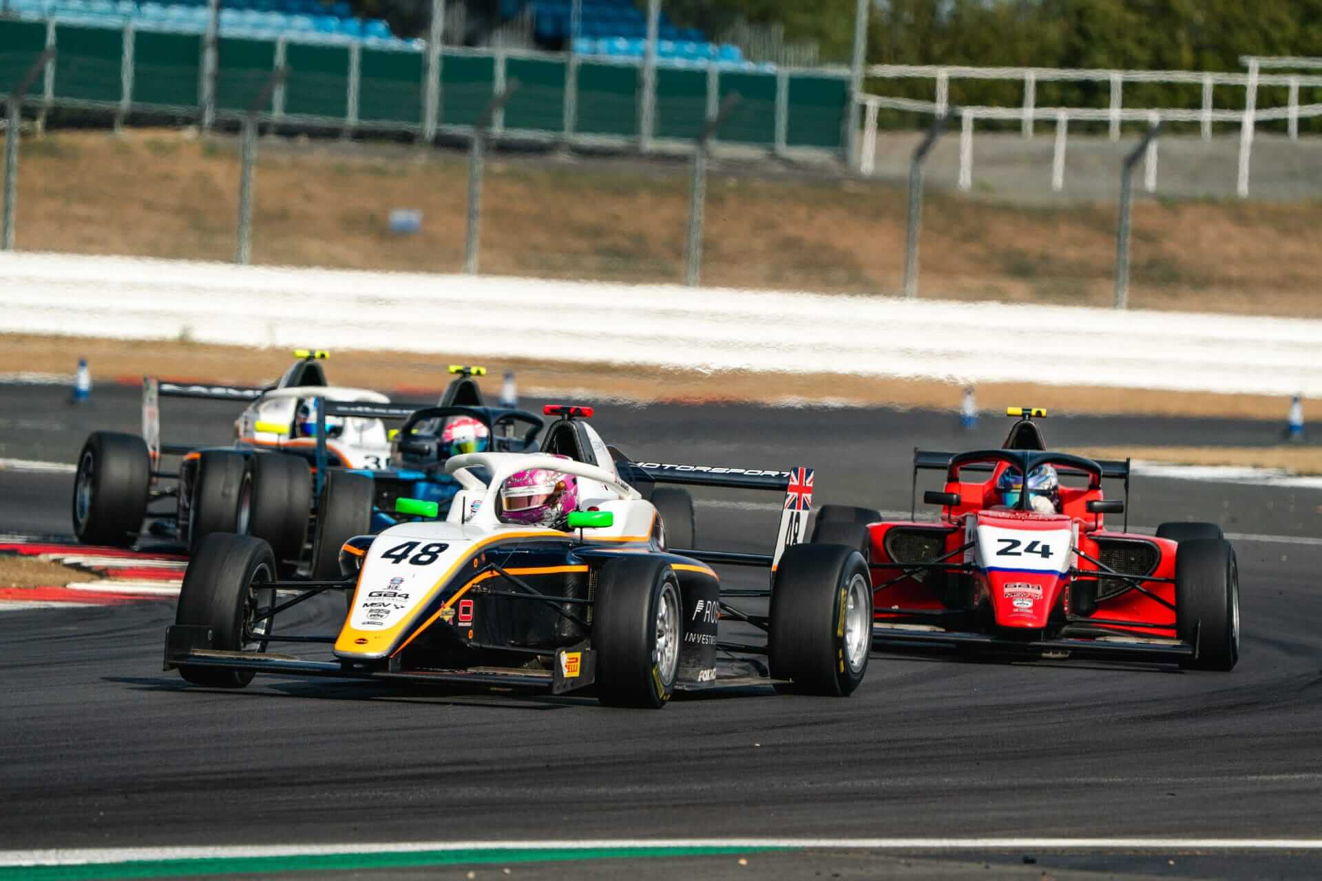 Overtaking masterclass from Fox Motorsport in Silverstone GB4 thrillers